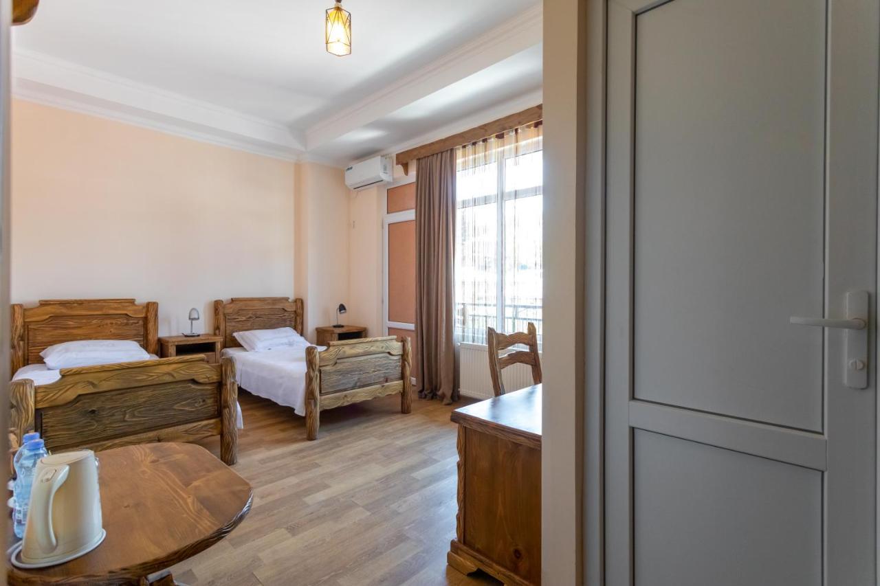 Hotel Phasis 쿠타이시 외부 사진