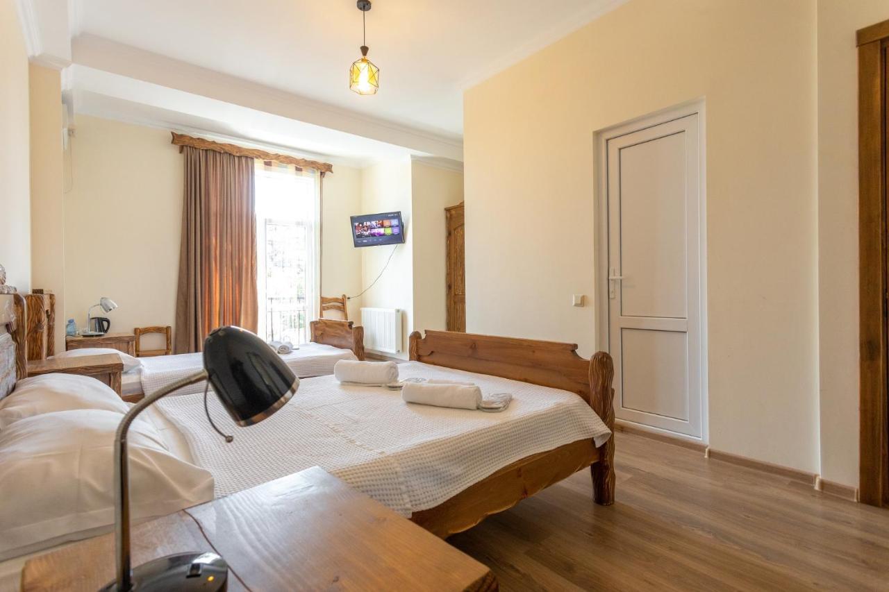Hotel Phasis 쿠타이시 외부 사진