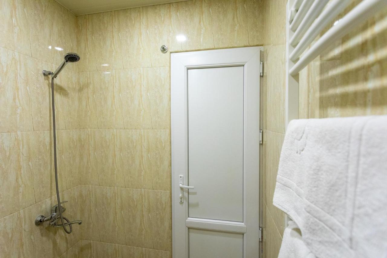 Hotel Phasis 쿠타이시 외부 사진