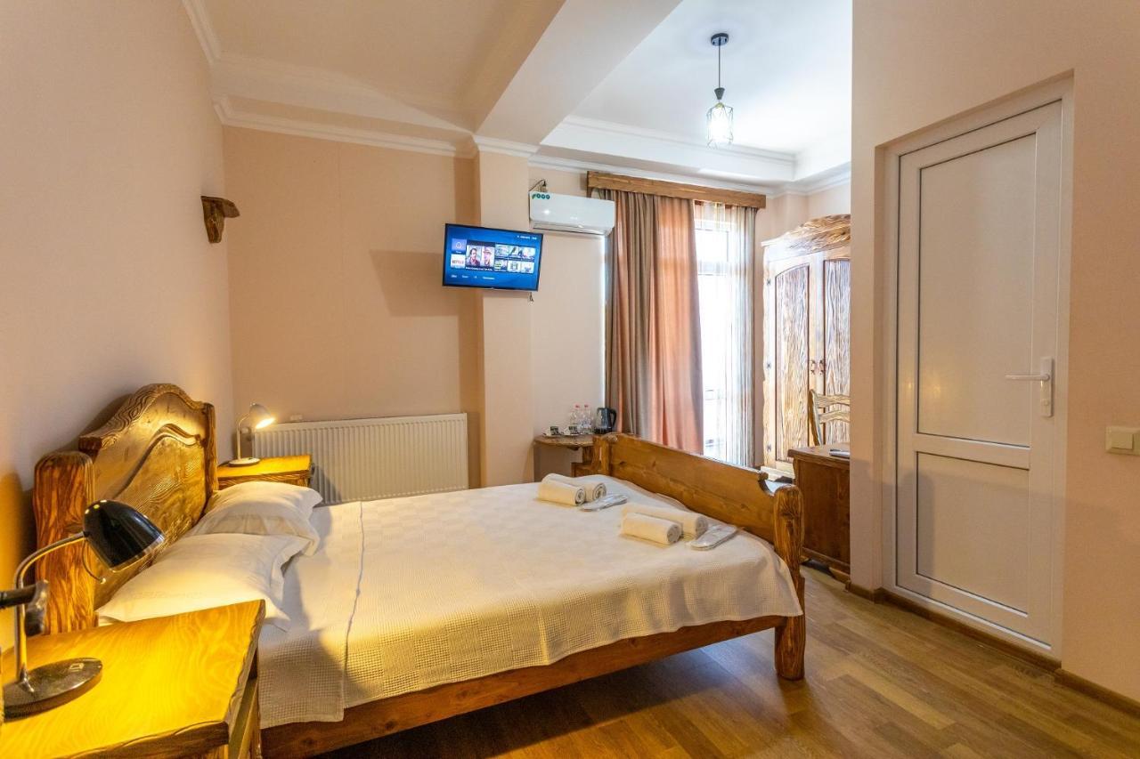 Hotel Phasis 쿠타이시 외부 사진