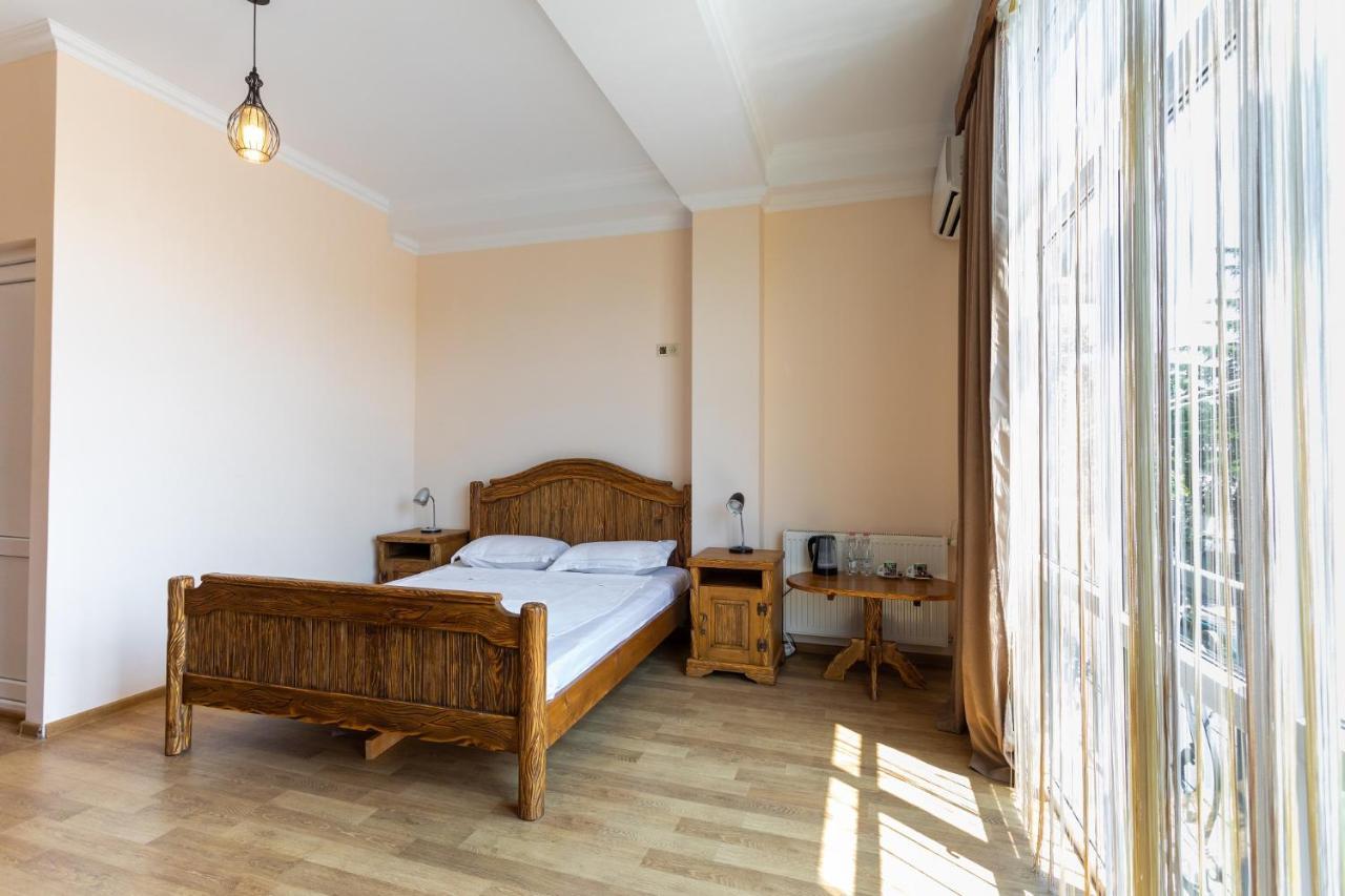 Hotel Phasis 쿠타이시 외부 사진