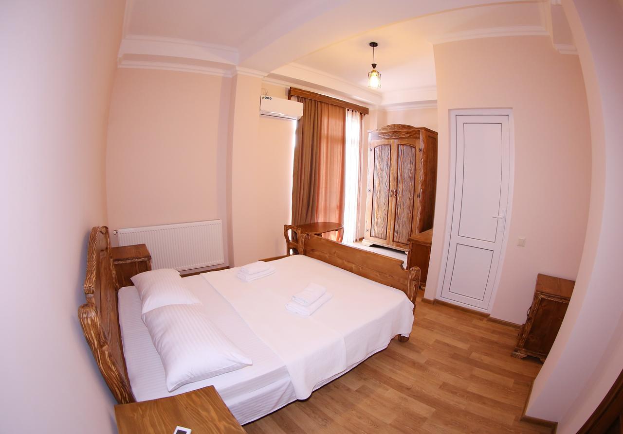 Hotel Phasis 쿠타이시 외부 사진