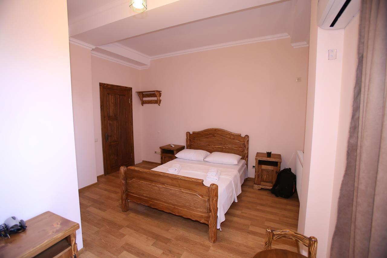 Hotel Phasis 쿠타이시 외부 사진